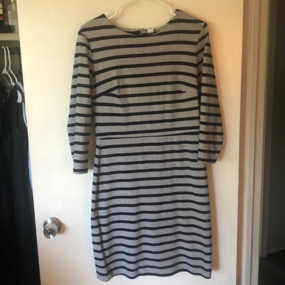 Old Navy Knee length dress
